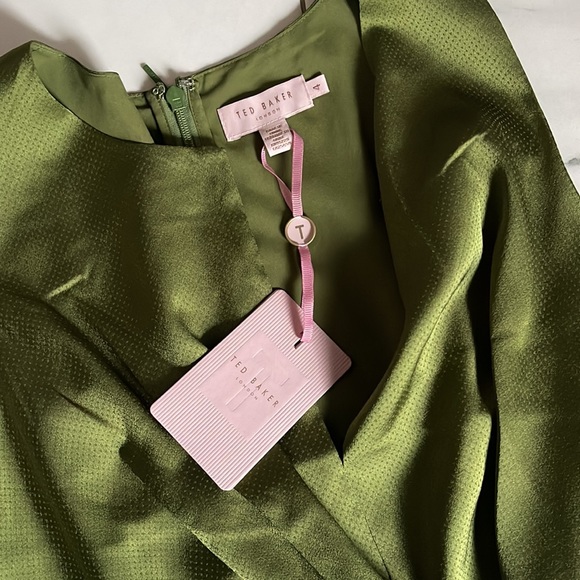 Ted baker Pohshan
Keyhole Detail Midi Dress - Picture 3 of 4